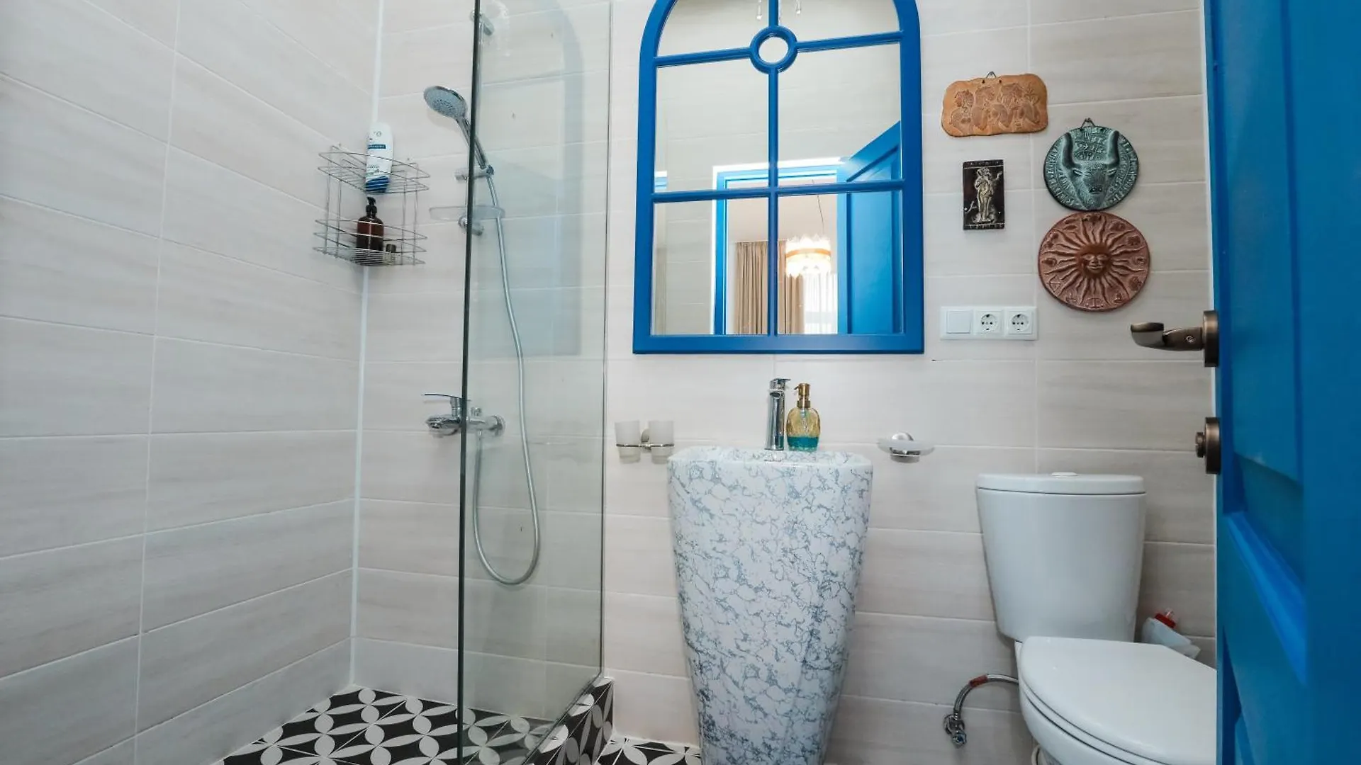 Charming Apartment Downtown Tbilisi