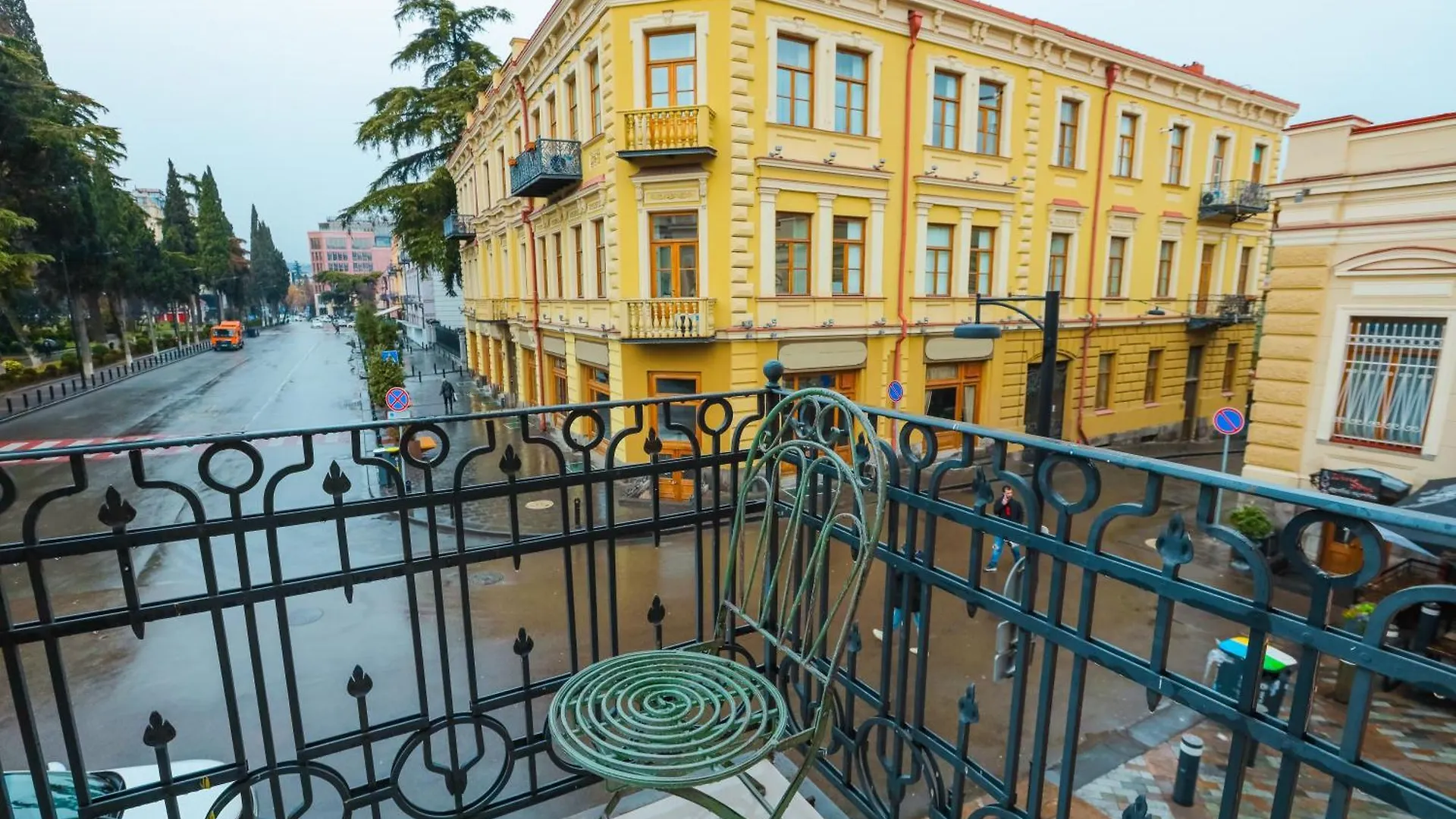 Charming Apartment Downtown Tbilisi