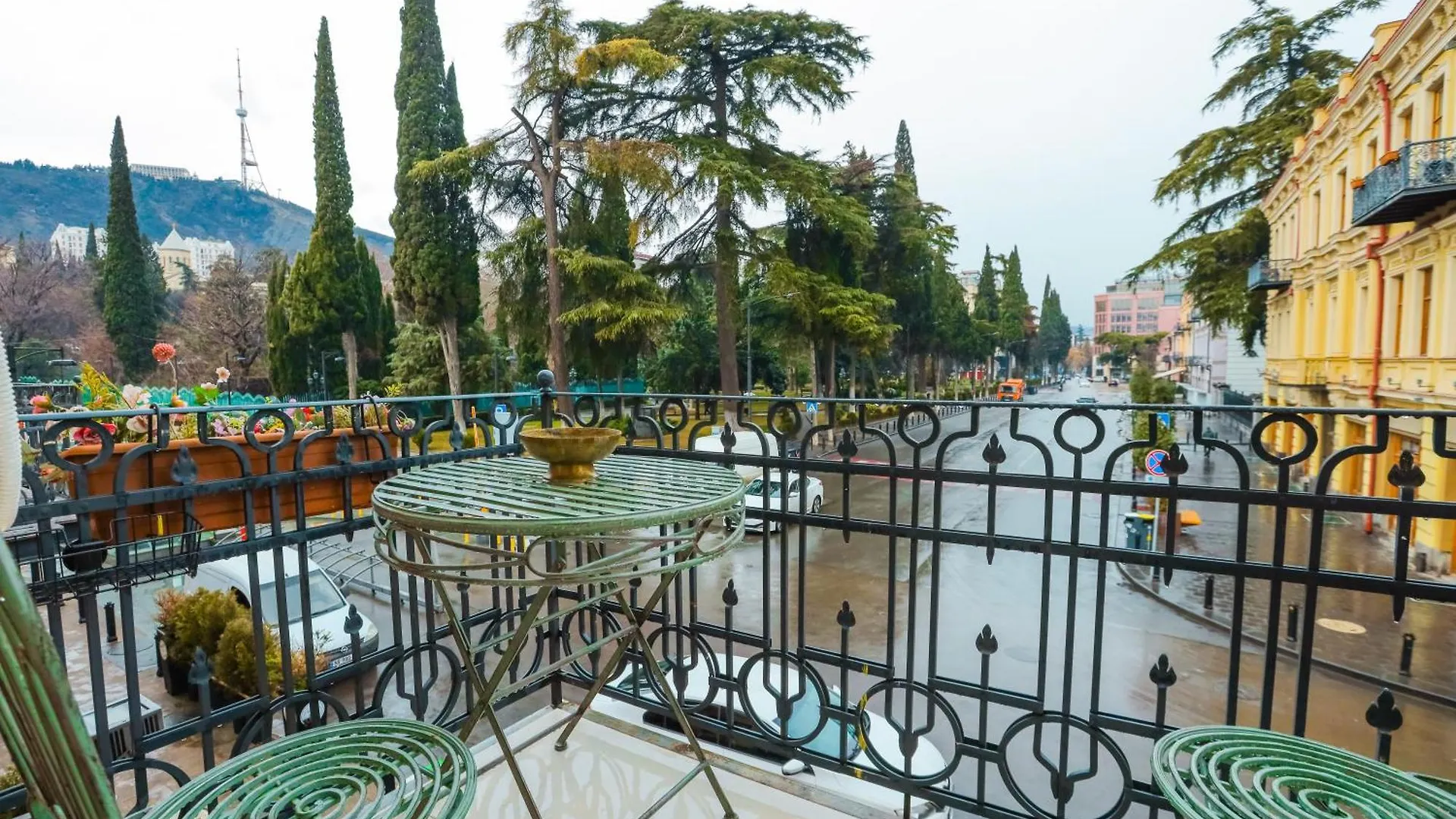 Charming Apartment Downtown Tbilisi